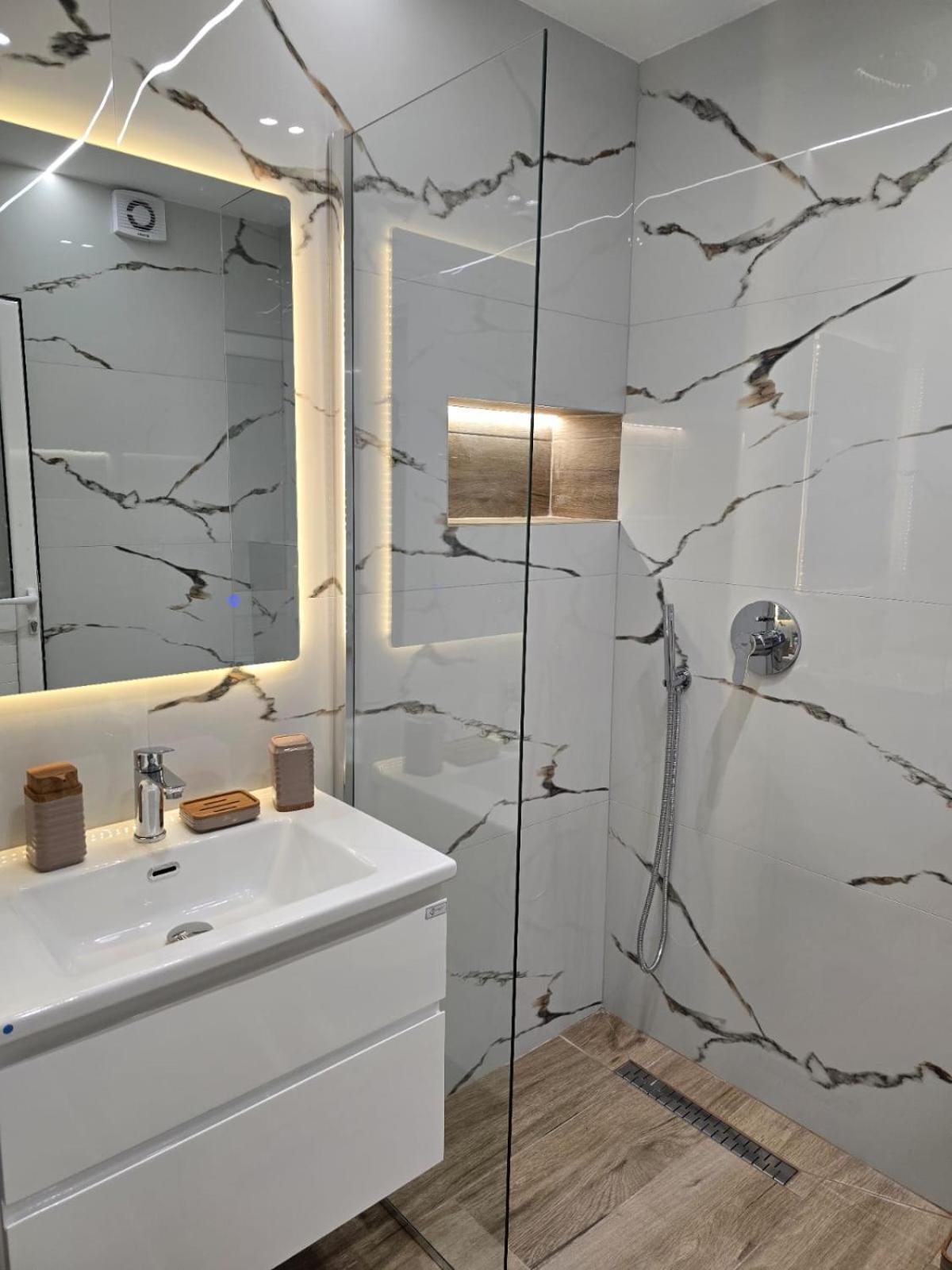 Aila Apartment Sarandë 外观 照片