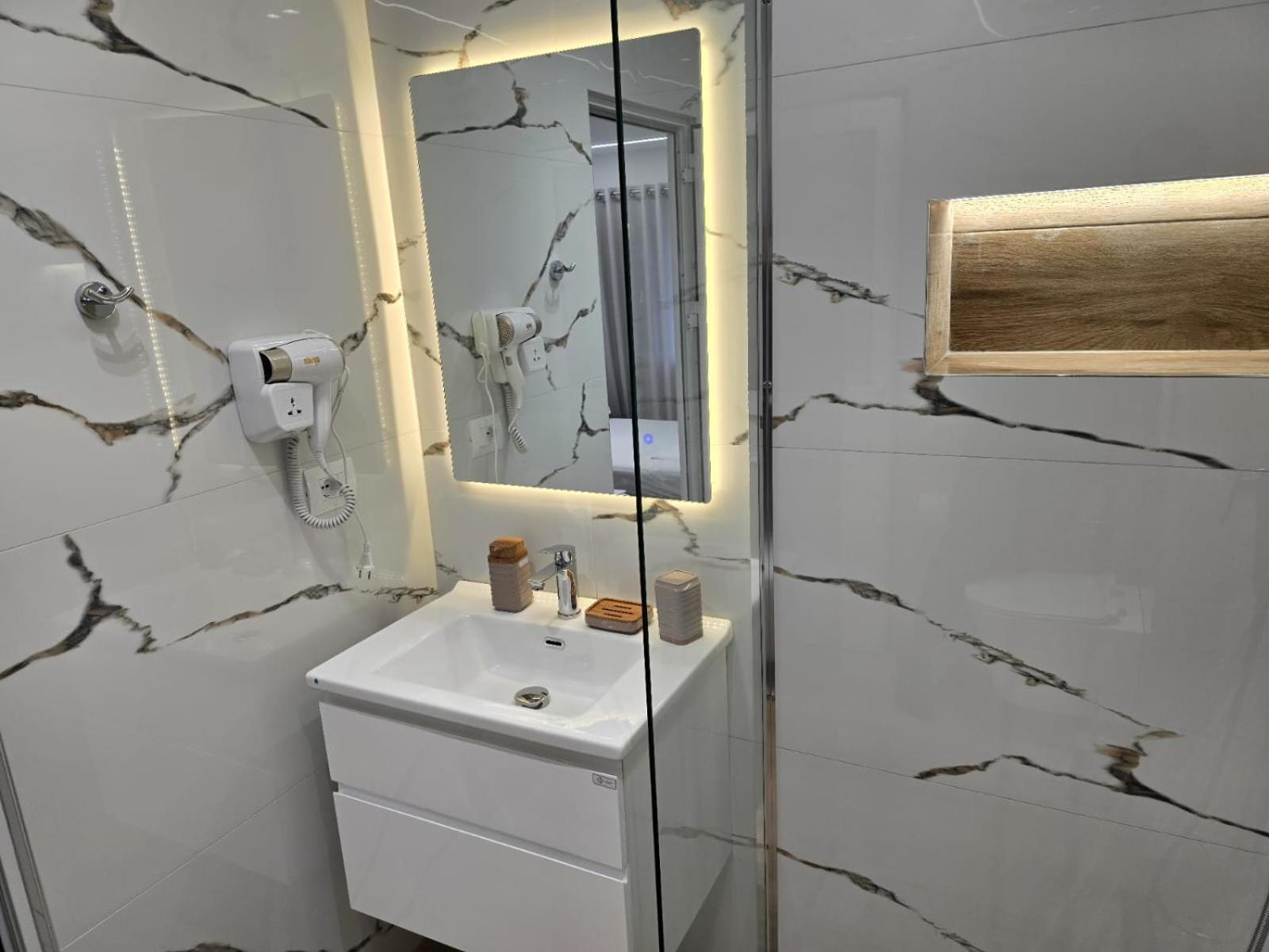 Aila Apartment Sarandë 外观 照片