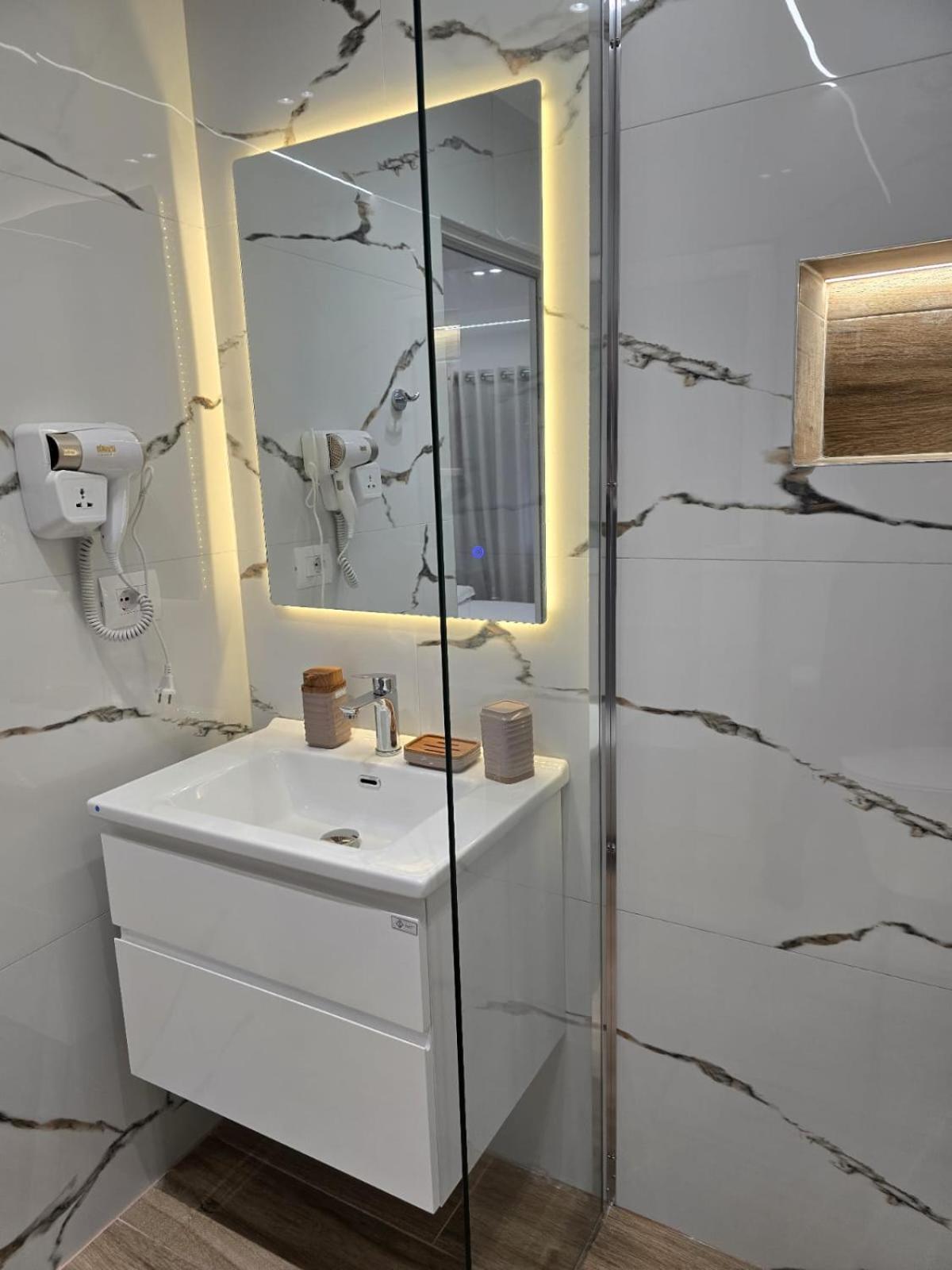Aila Apartment Sarandë 外观 照片