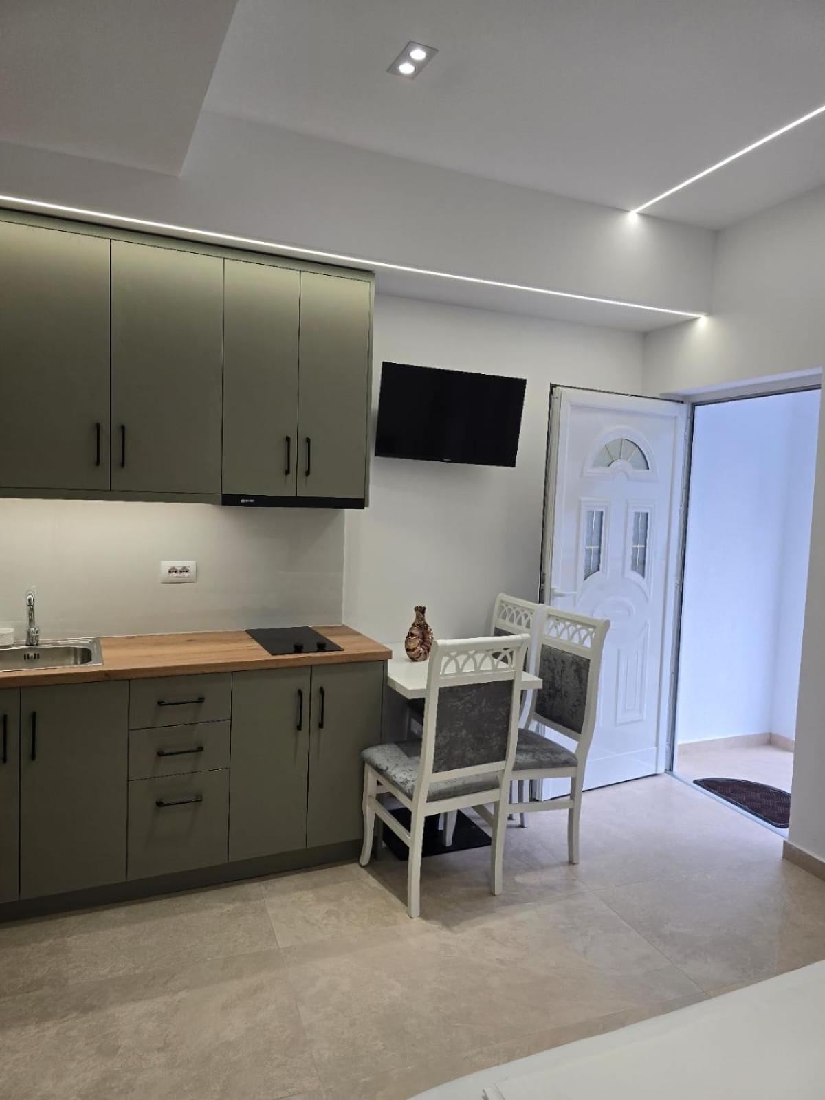Aila Apartment Sarandë 外观 照片