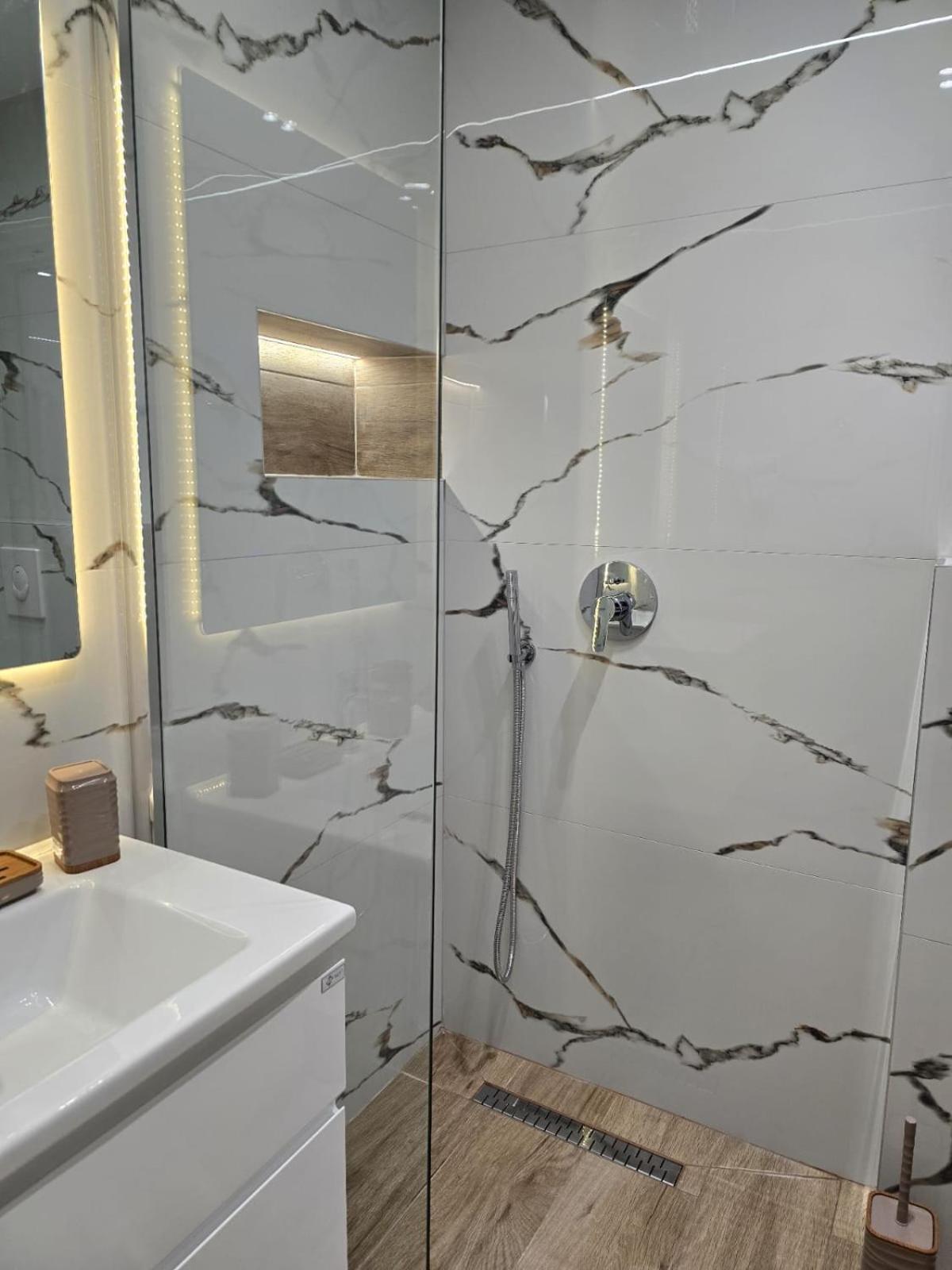 Aila Apartment Sarandë 外观 照片